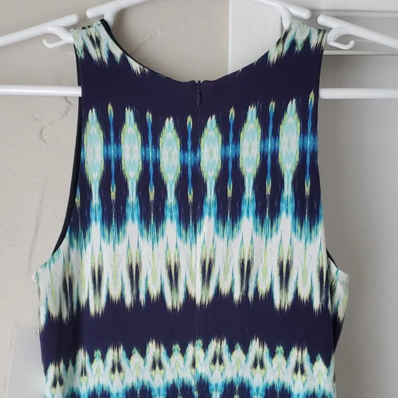 Fitted Tribal printed bodycon dress - Picture 4 of 5